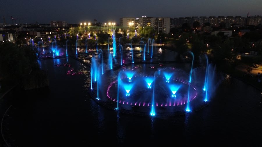 Invitație la spectacole acvatice de lumini și muzică! Noua atracție din Parcul Teilor: fântânile arteziene 