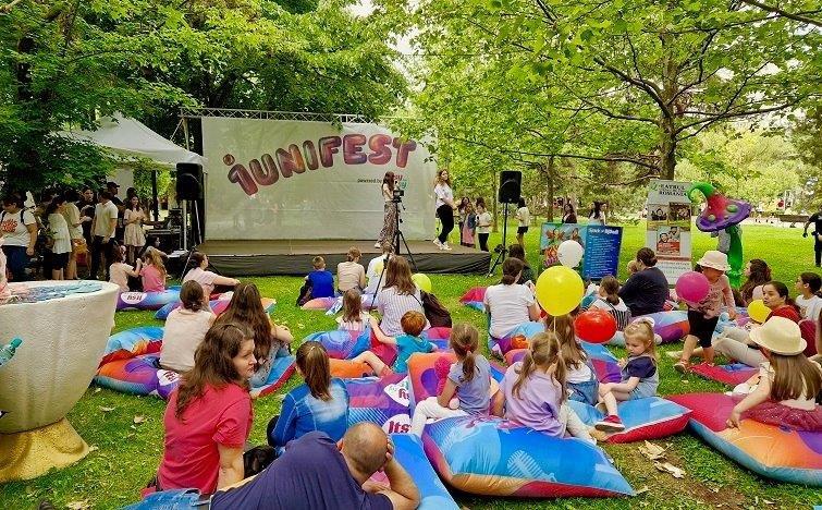 „1uniFEST” în Parcul Alexandru Ioan Cuza din Sectorul 3 Cel mai mare festival de joacă pentru copii și părinți, din România